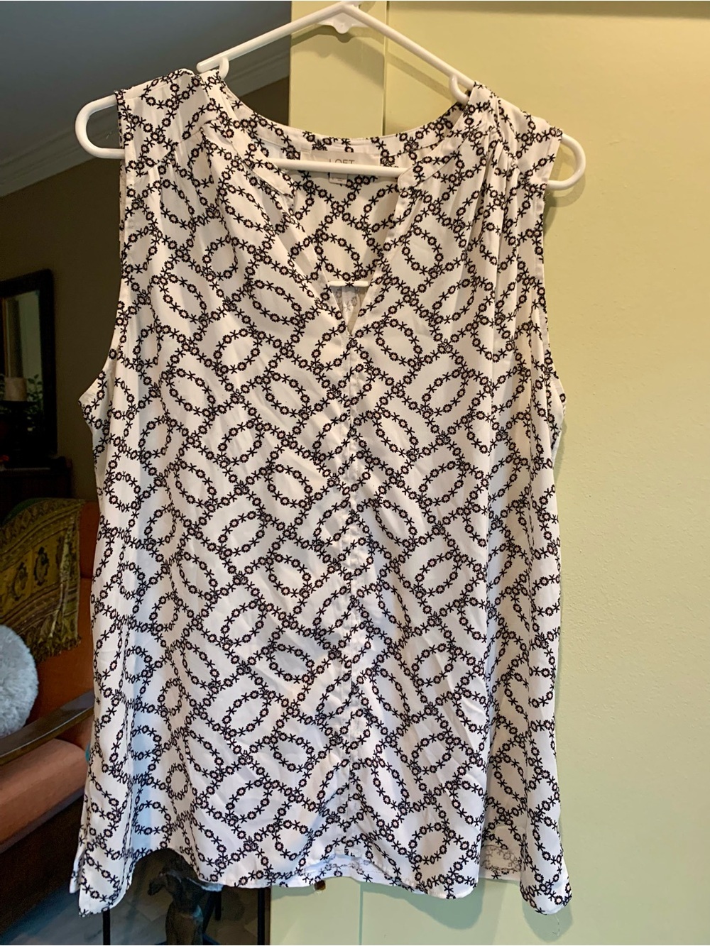 LOFT White Sleeveless Top with Black Geometric Chain Print